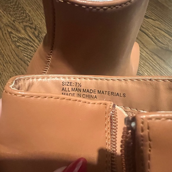 Lulus booties . New without box . 7.5 size . Cream -nude color . - Picture 5 of 5